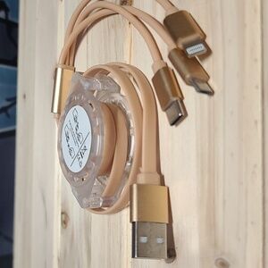 Charger  3 in 1 Cable w retractable cable iPhone, USB, USB A & C Golden